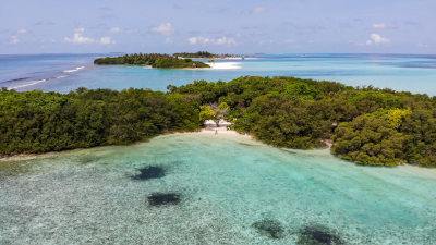 Castaway Picnic at Masleggihuraa